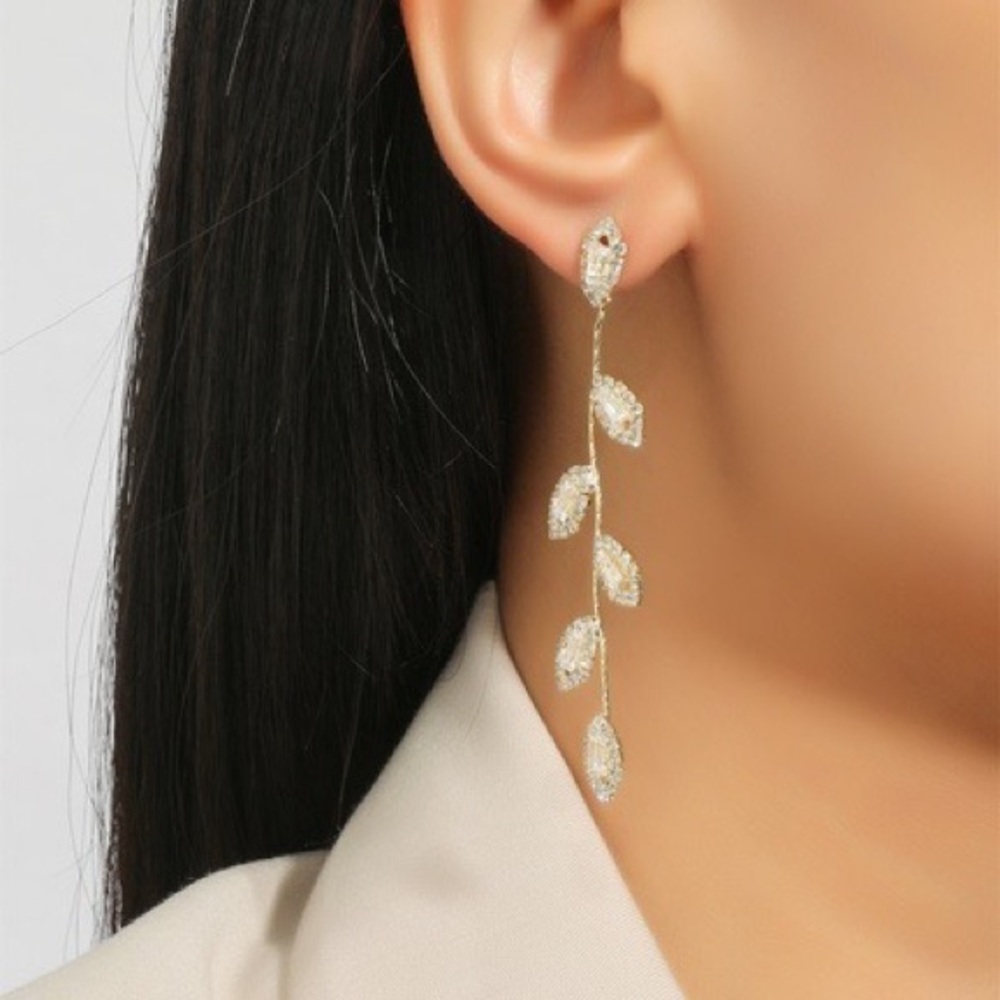 Beautiful Gold Rhinestone Drop Earrings